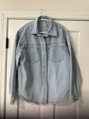 Banjara Shirt Women’s M Light Wash Denim Snap Button Western Long Sleeve Casual